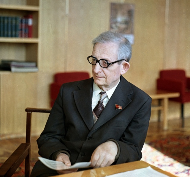 Харитон портрет цвет ретушь.jpg Харитон портрет цвет ретушь.jpg